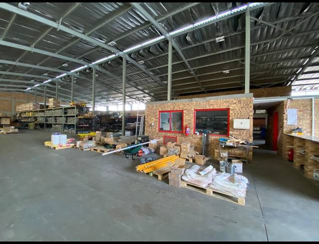 4,670M² WAREHOUSE FOR SALE IN HALFWAY HOUSE